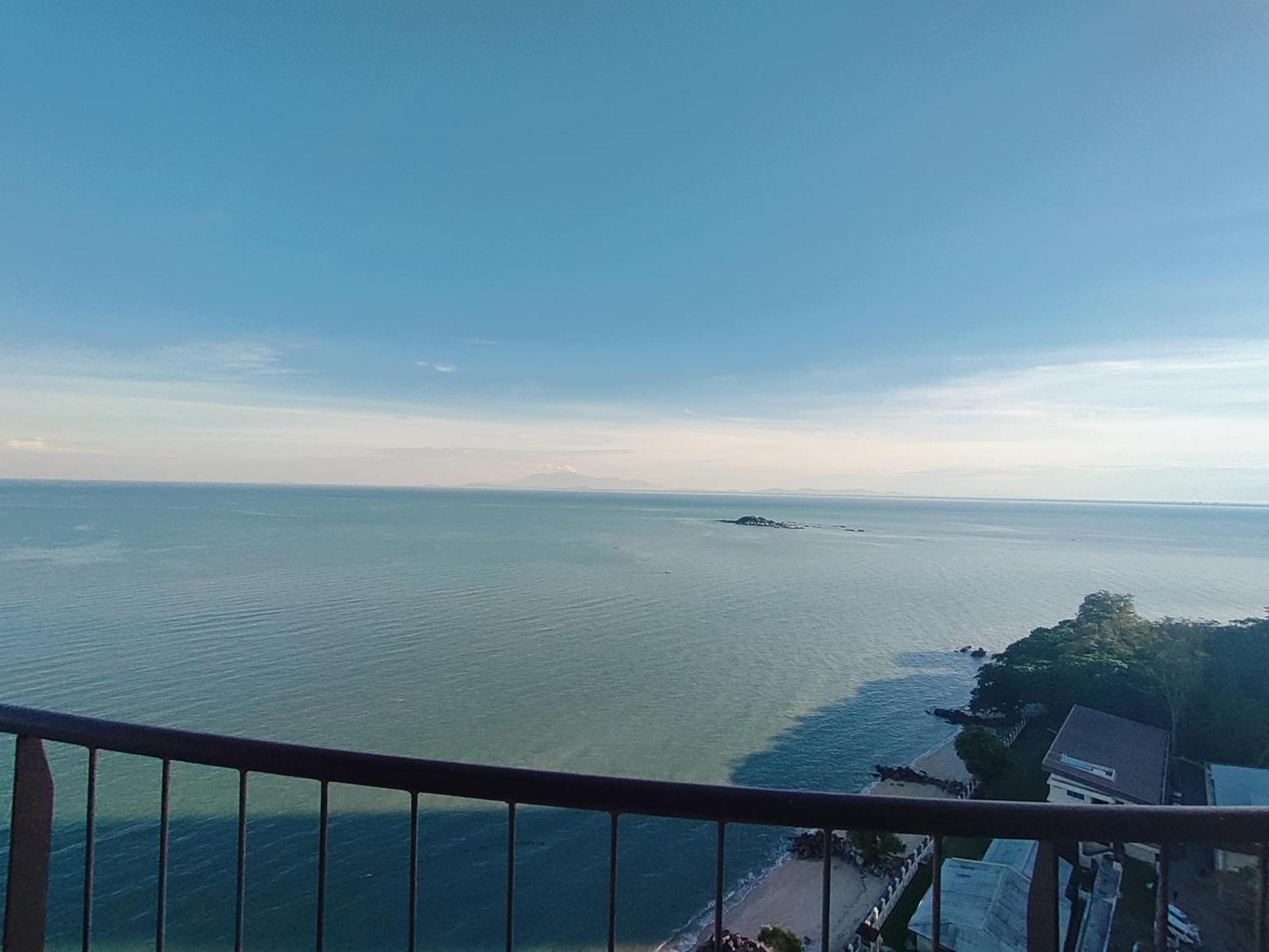 Rainbow Paradise At Tanjung Bungah タンジュンブンガ エクステリア 写真